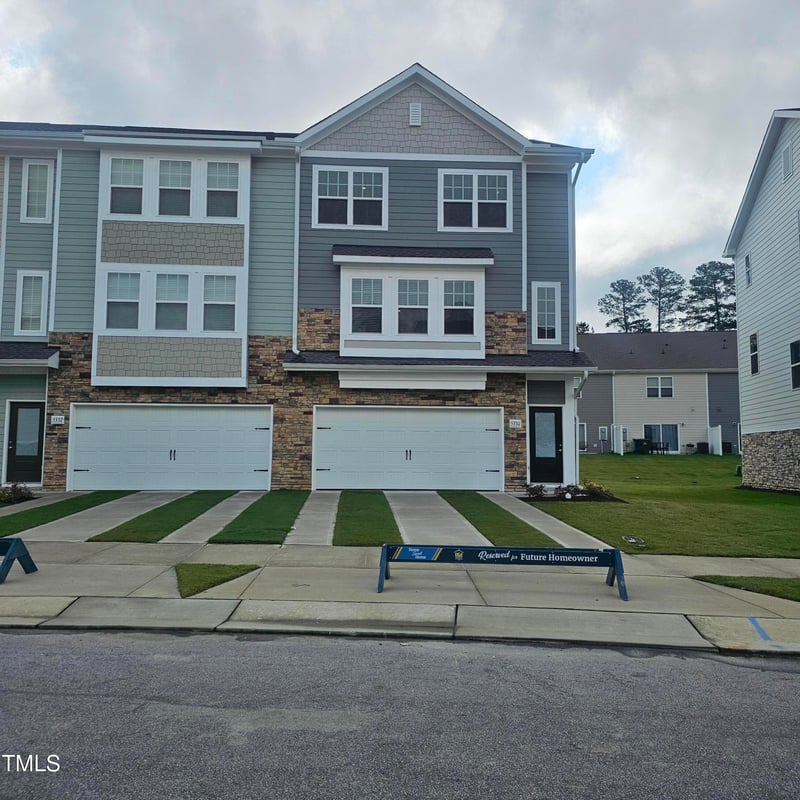5330 River Reach Dr, Raleigh, NC 27616