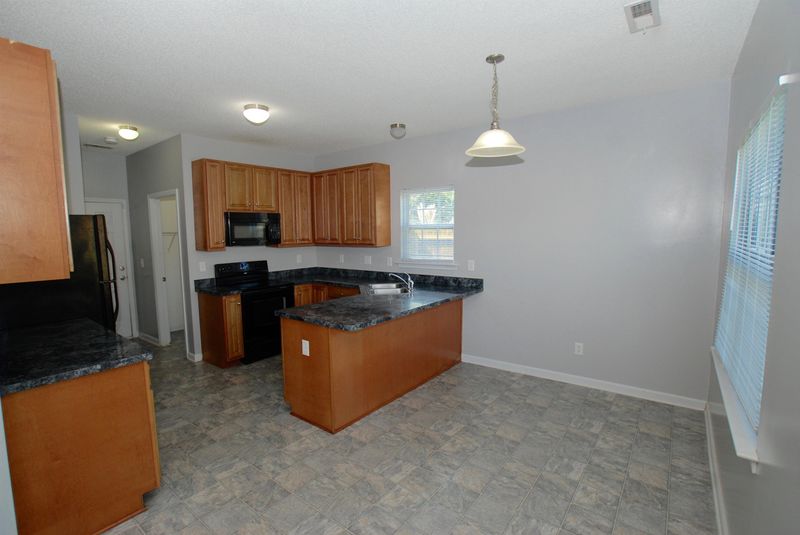 5331 Cowan Ln, Raleigh, NC 27610
