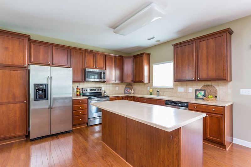 5332 Glass Ridge Rd, Raleigh, NC 27616