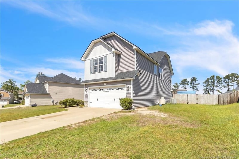 5334 Woodpecker Dr, Hope Mills, NC 28348