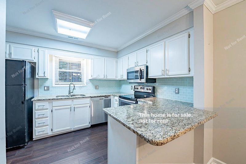 534 Applecross Dr, Cary, NC 27511