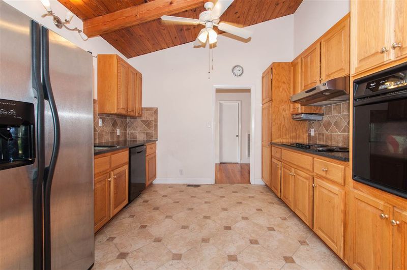 534 Lake Glad Rd, Wendell, NC 27591