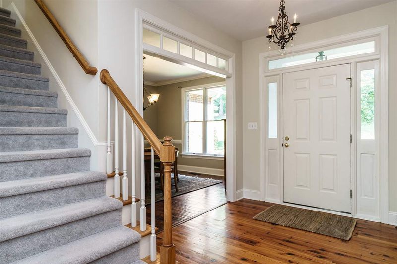 534 Oak Crest Dr, Chapel Hill, NC 27516