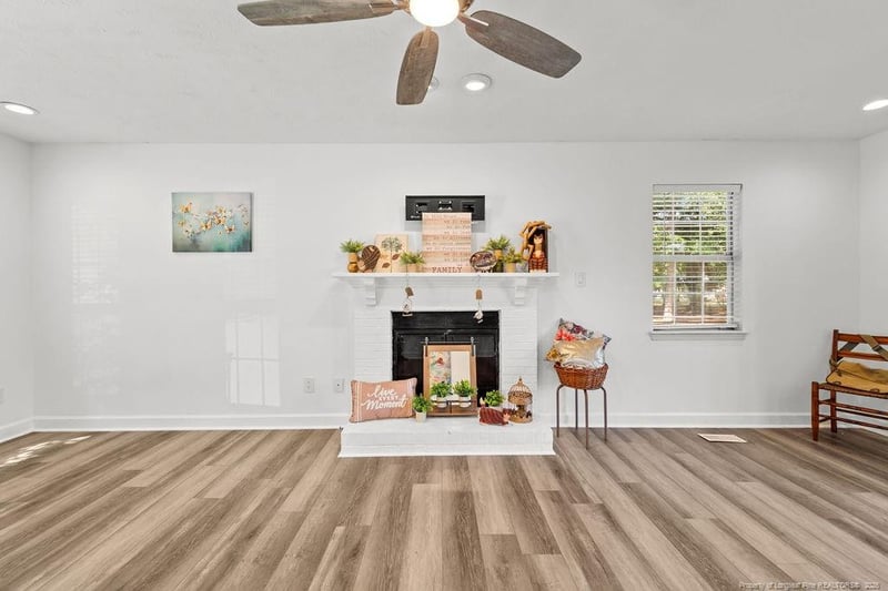 534 Stacy Weaver Dr, Fayetteville, NC 28311