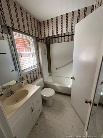 5341 Plateau Ct, Fayetteville, NC 28303