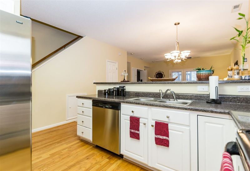 5345 Cog Hill Ct, Raleigh, NC 27604