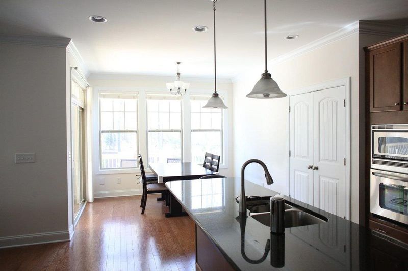 535 Dairy Glen Rd, Chapel Hill, NC 27516