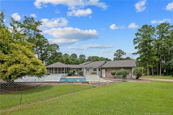 5350 Club House Ln, Hope Mills, NC 28348