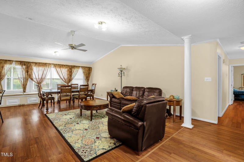 5350 Clubhouse Ln, Hope Mills, NC 28348
