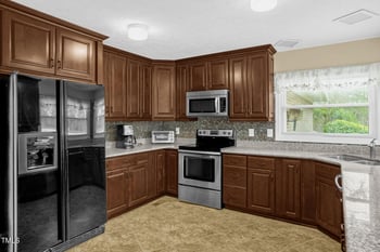 5350 Clubhouse Ln, Hope Mills, NC 28348