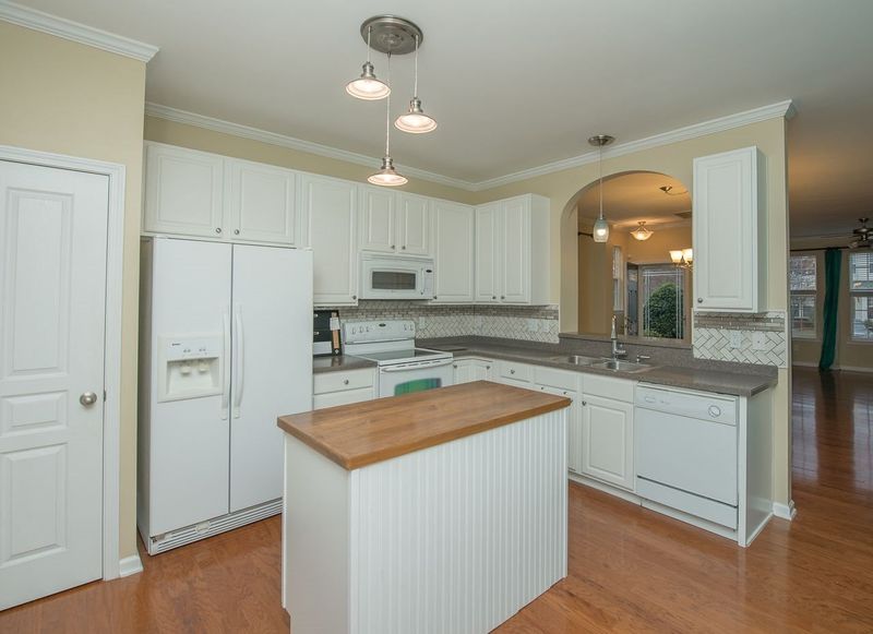 5351 Silver Moon Ln, Raleigh, NC 27606