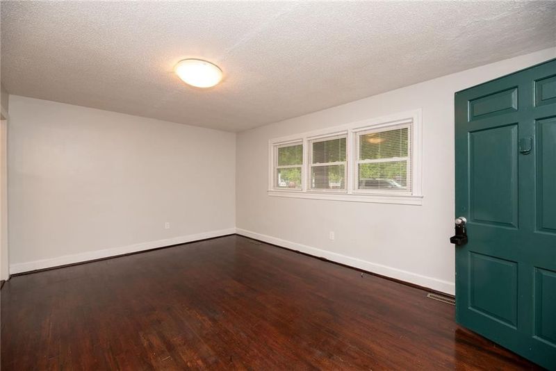536 Delaware Ave, Burlington, NC 27217