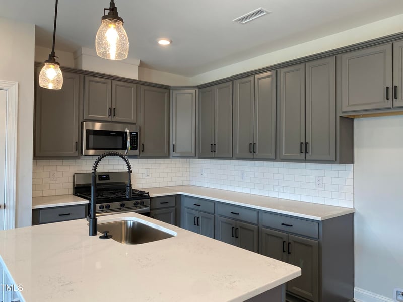 536 Eversden Dr, Zebulon, NC 27597