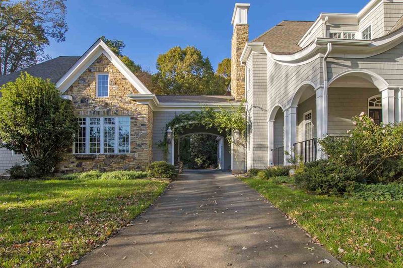 536 Meadow Rn, Chapel Hill, NC 27517
