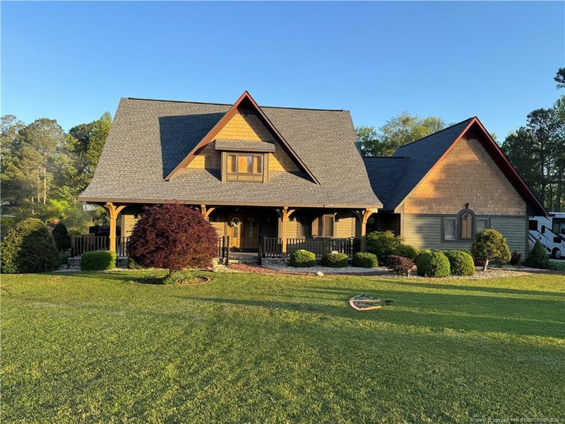 5363 Clubhouse Ln, Hope Mills, NC 28348