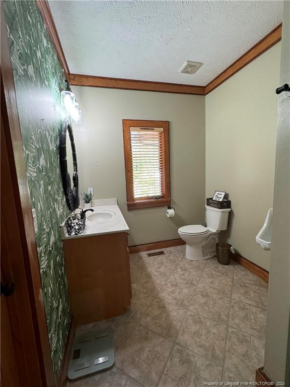 5363 Clubhouse Ln, Hope Mills, NC 28348