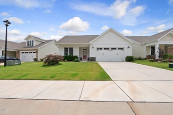 537 Bramble Ln, Clayton, NC 27527