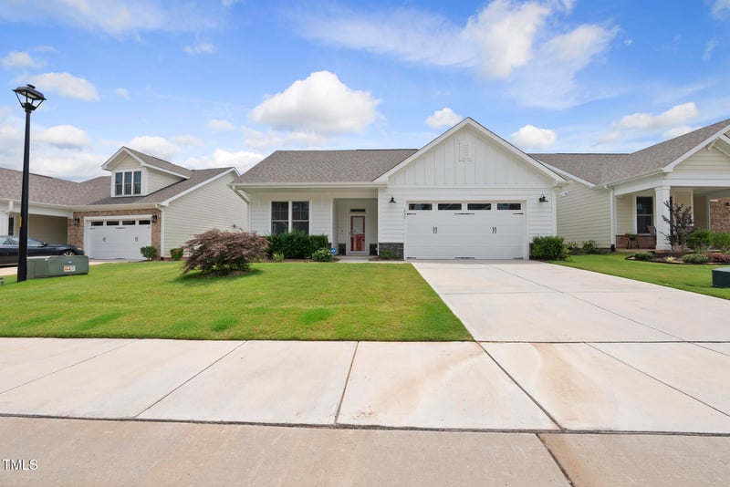 537 Bramble Ln, Clayton, NC 27527
