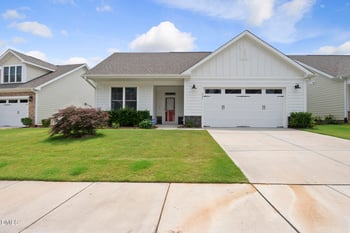 537 Bramble Ln, Clayton, NC 27527