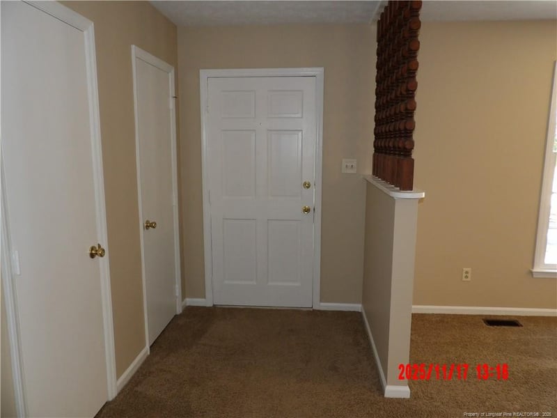 537 Deerpath Dr, Fayetteville, NC 28311