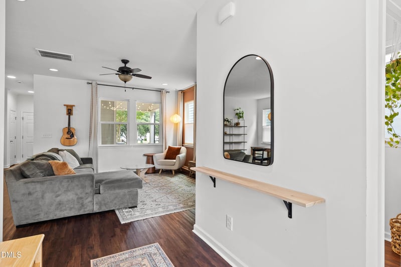 537 Duchart Ln, Fuquay Varina, NC 27526