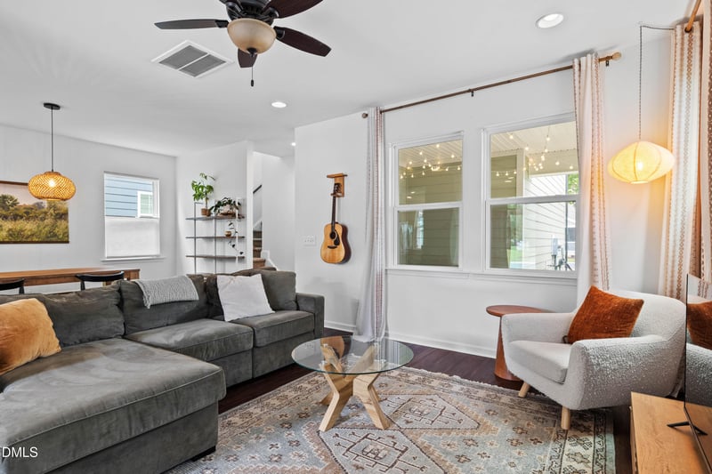 537 Duchart Ln, Fuquay Varina, NC 27526