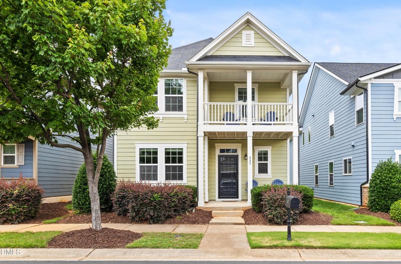 537 Duchart Ln, Fuquay Varina, NC 27526