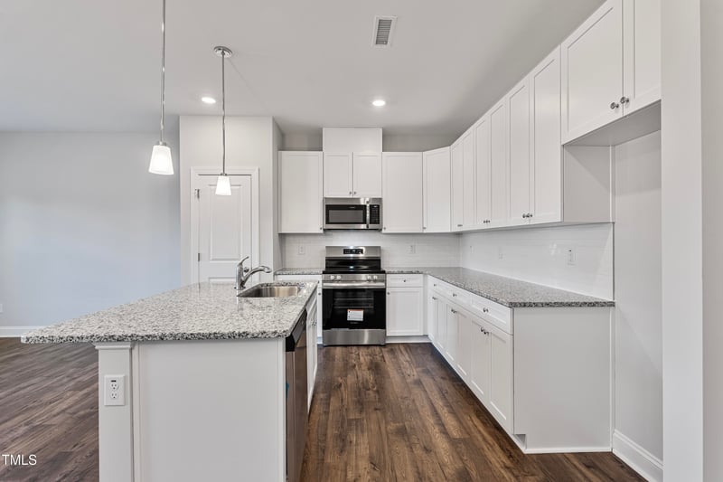 537 Eversden Dr, Zebulon, NC 27597