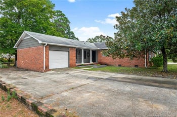537 Glen Canyon Dr, Fayetteville, NC 28303