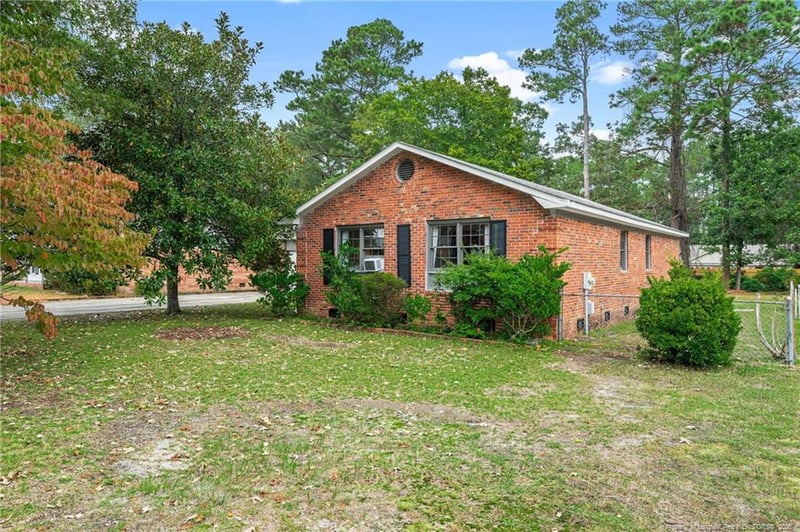 537 Glen Canyon Dr, Fayetteville, NC 28303