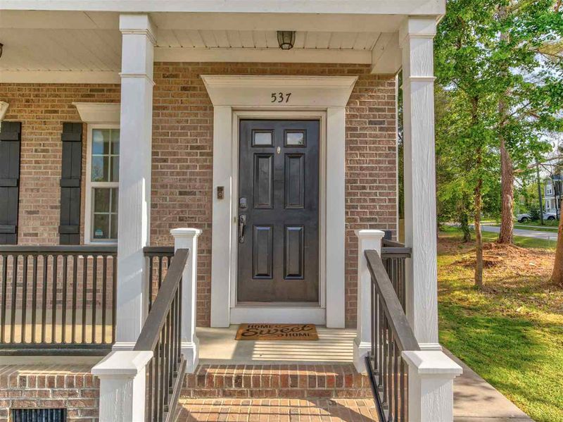 537 Lee St, Holly Springs, NC 27540