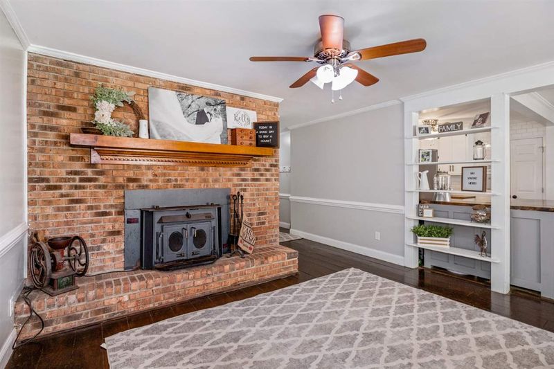 537 Maple Ln, Raleigh, NC 27603