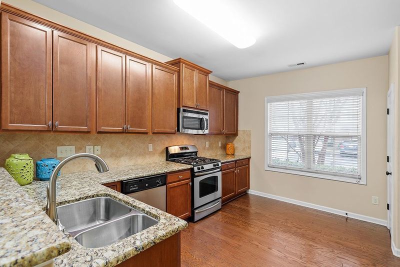 537 Matheson Pl, Cary, NC 27511