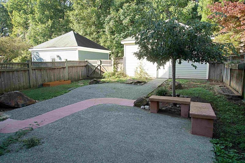 537 Millbrook Dr, Pittsboro, NC 27312