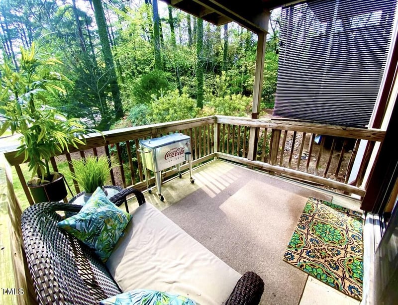 537 Pine Ridge Pl, Raleigh, NC 27609