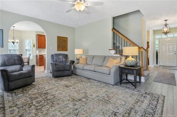 5387 Clubhouse Ln, Hope Mills, NC 28348