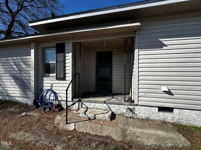 54 W Mciver St, Angier, NC 27501