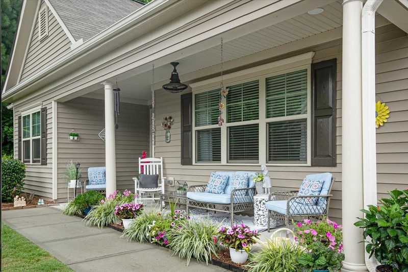 54 E Umbria Ct, Clayton, NC 27527