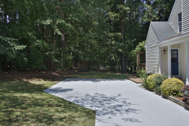 540 Baygall Rd, Holly Springs, NC 27540
