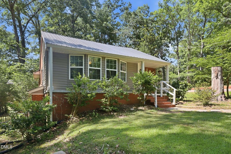 540 Chisholm St, Sanford, NC 27330