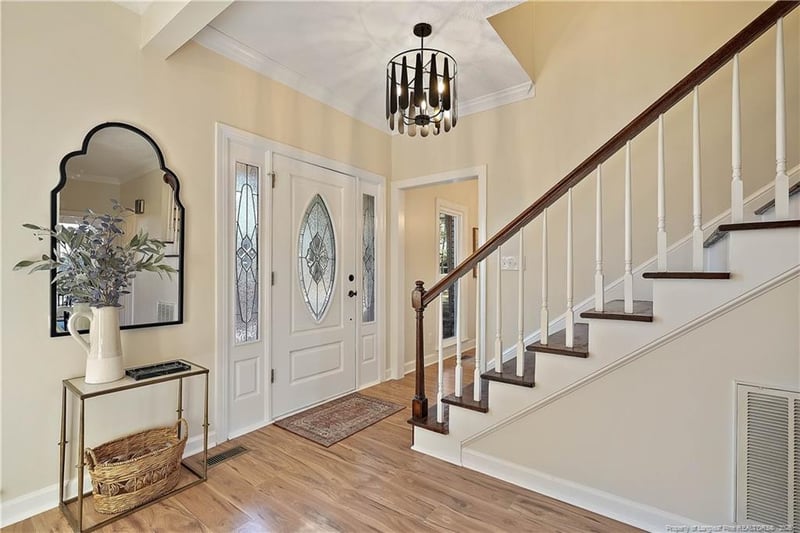 5400 Labrador Dr, Hope Mills, NC 28348