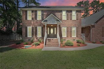 5400 Labrador Dr, Hope Mills, NC 28348