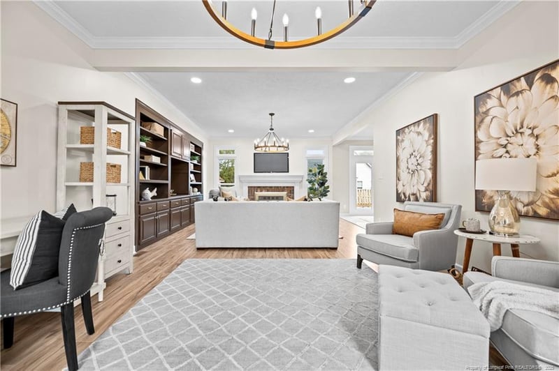 5400 Labrador Dr, Hope Mills, NC 28348