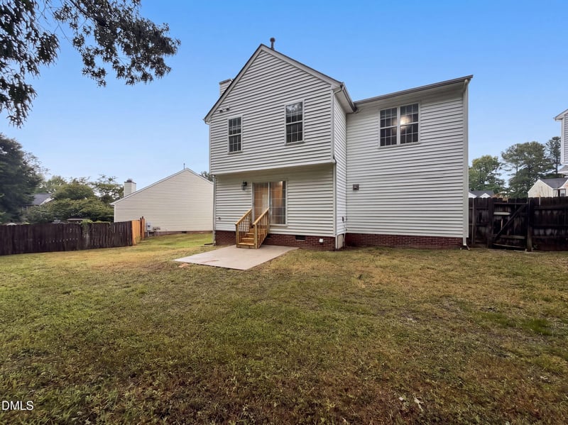 5400 Tanglewood Pine Ln, Raleigh, NC 27610