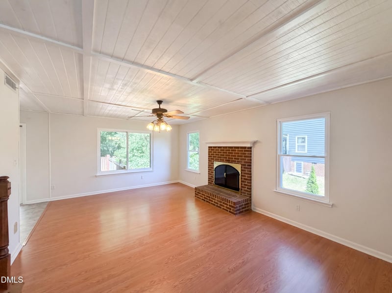 5401 Bentgrass Dr, Raleigh, NC 27610