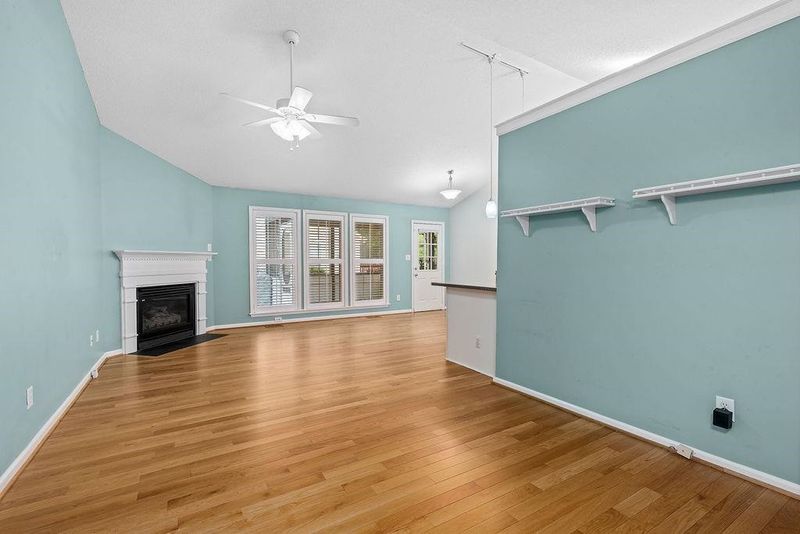 5401 Milroy Ln, Raleigh, NC 27610