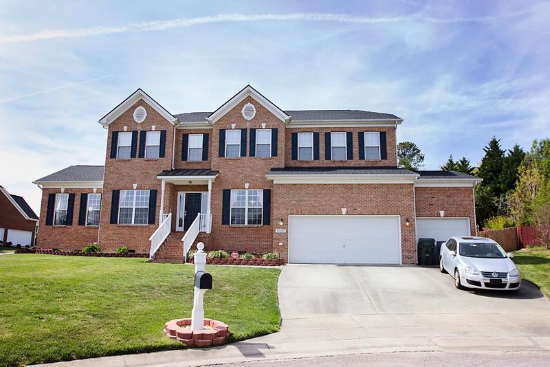 5401 Woodsnipe Dr, Raleigh, NC 27604