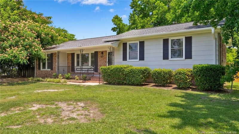 5402 Wichita Dr, Fayetteville, NC 28303