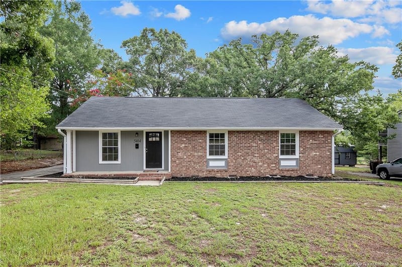 5404 Sandstone Dr, Fayetteville, NC 28311