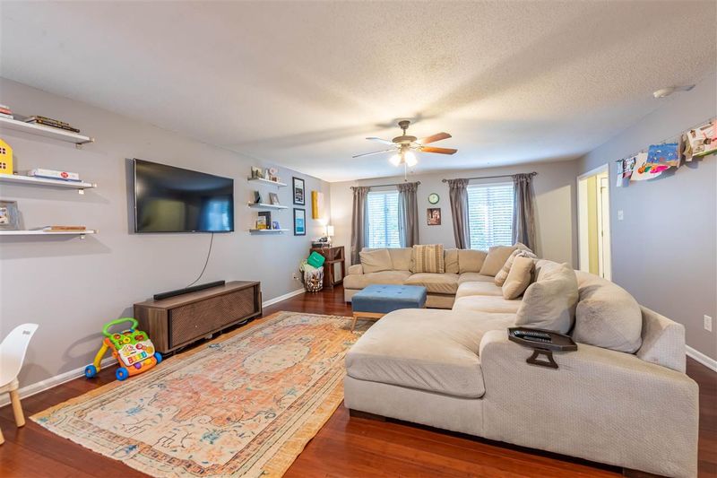 5405 Mapleridge Dr, Raleigh, NC 27609